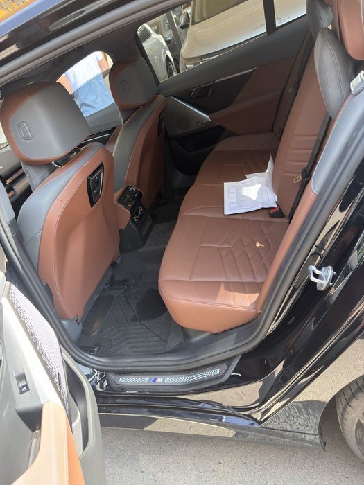 BMW i5 40L M-Sport 2025 yil full dop opsiya