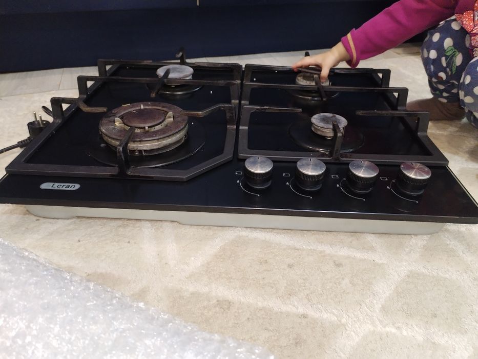 Продам встроенную  газ плиту