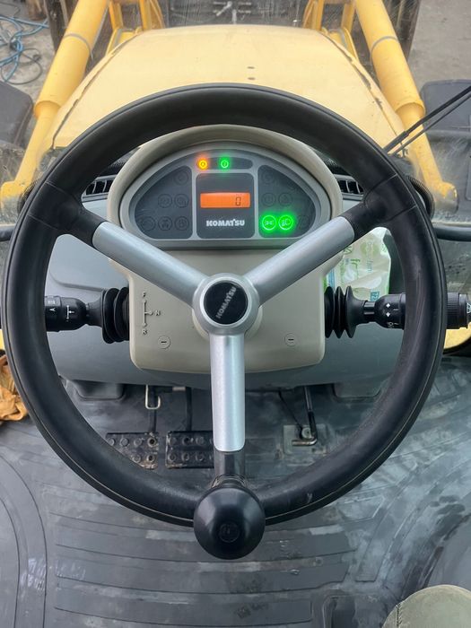 Buldoexcavator komatzu