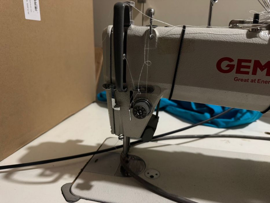 Швейная машинка в пррдаже.