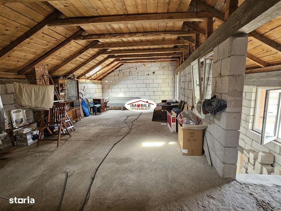 Casa spatioasa cu 2 apartamente zona Lupeni - Sibiu