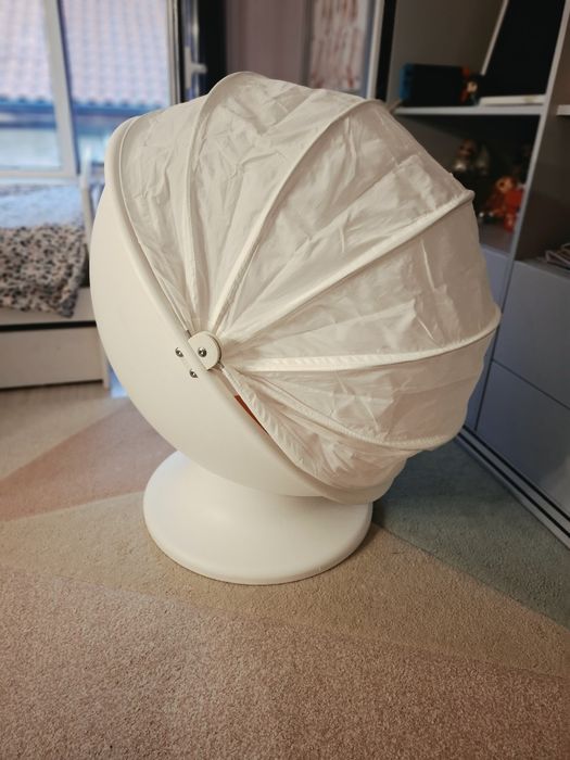 Детски въртящ се стол яйце  IKEA с гюрук