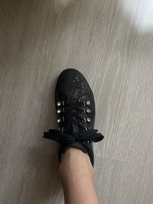 *НАМАЛЕНИЕ* Оригинални черни обувки Guess