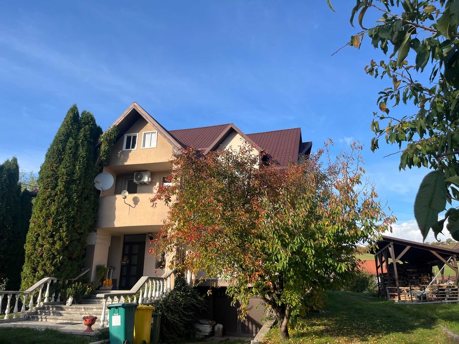 Casă și 3300 mp. teren în Sigmir .Diferite variante