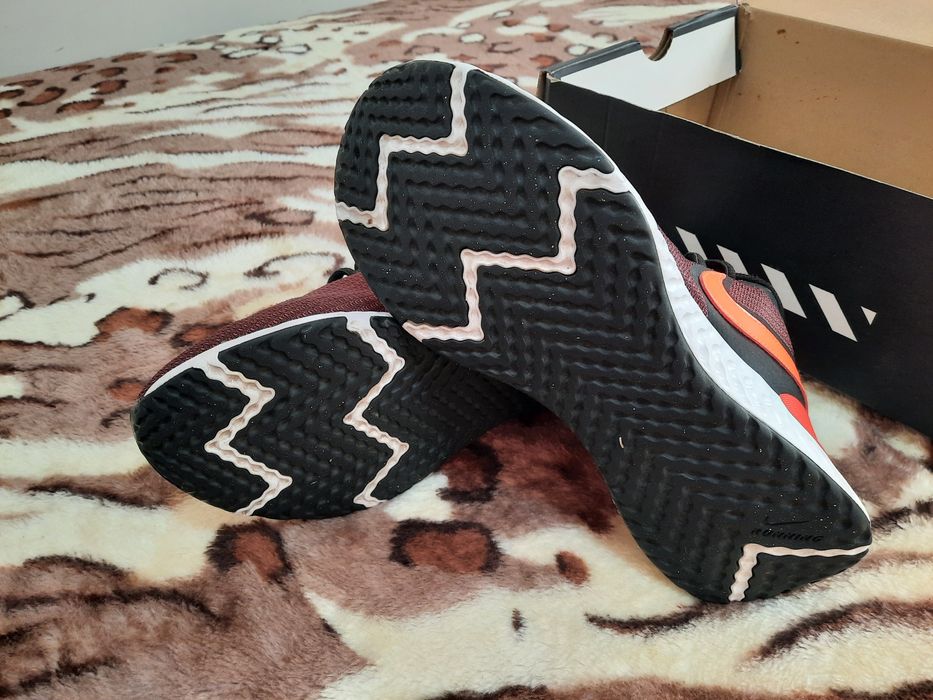 Vând Adidași Nike Unisex