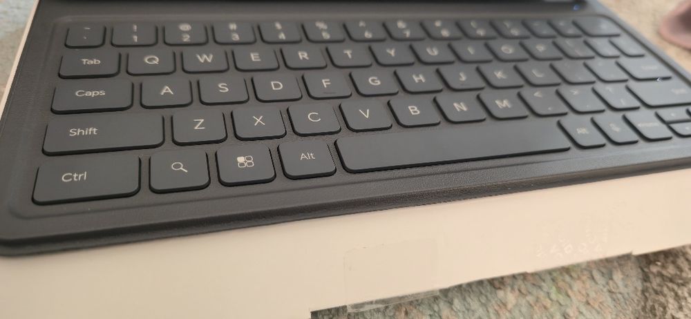 Honor P Pad X9 таблет с Оригинален кейс клавиатура