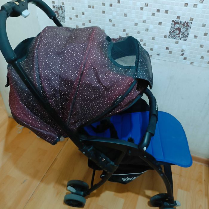 Детская  коляска  складная.