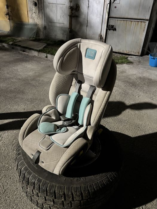 Хорошее десткое кресло