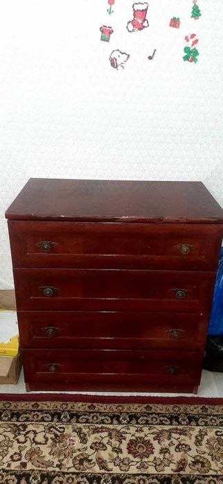 Продам комод и трюмо с зеркалом