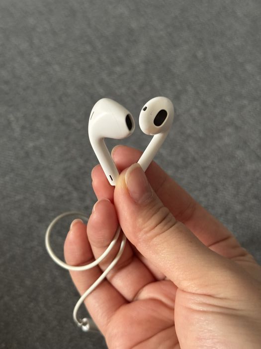 Проводные наушники Apple