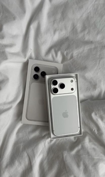 Смартфон Apple iPhone 17 Pro 256 Gb eSIM серебристый