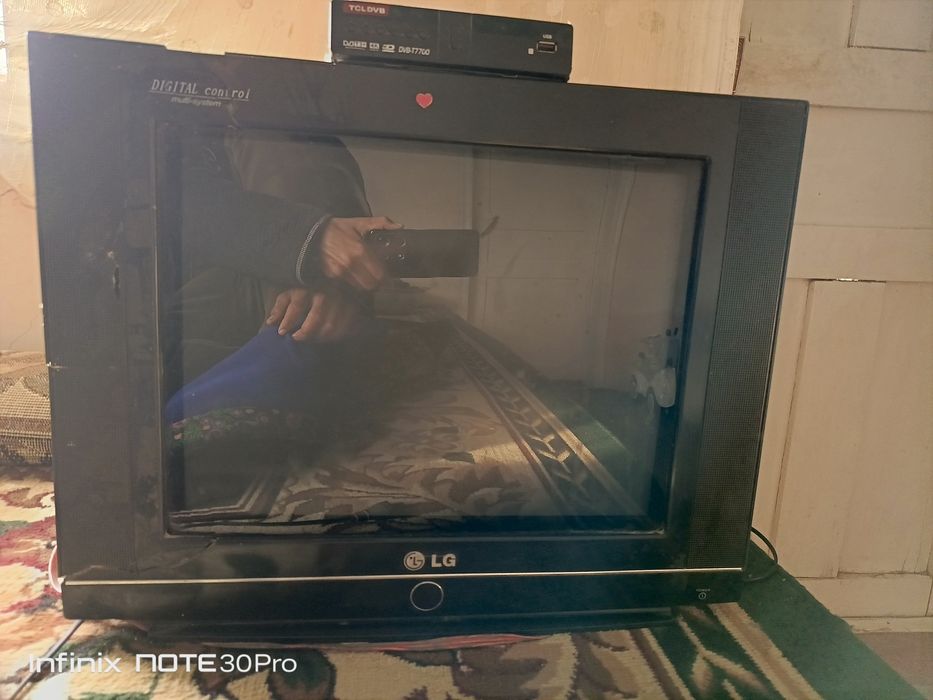 Televizor sotiladi LG