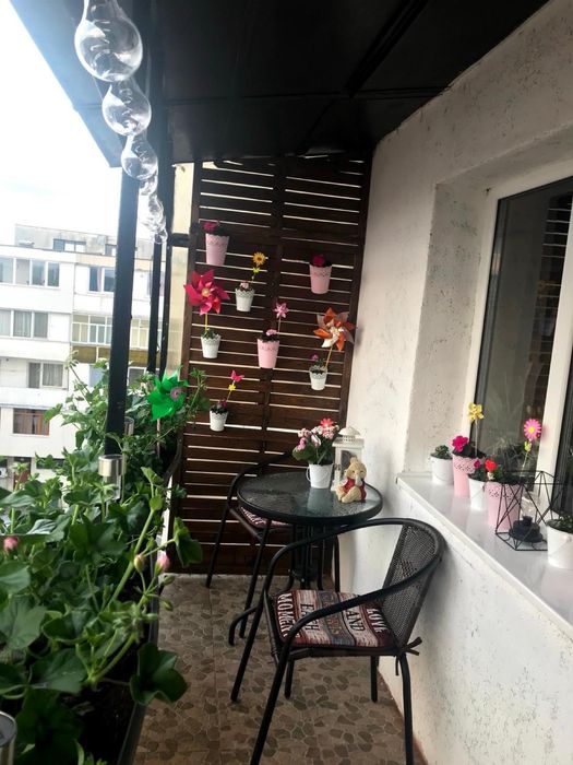 Vand apartament 3 camere zona linistita