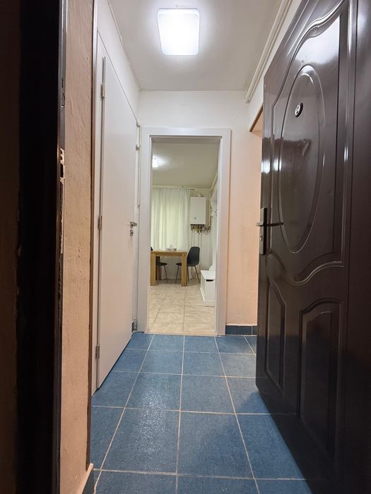 Garsoniera micro 14 confort 1 ( bucătărie / camera/ bai) Se vinde URGENT !!! MOBILAT