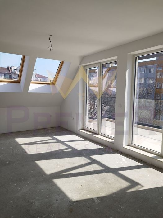 Продава се Мезонет в Варна, Левски - 117 кв.м за 1928 €/кв.м - Снимка #12