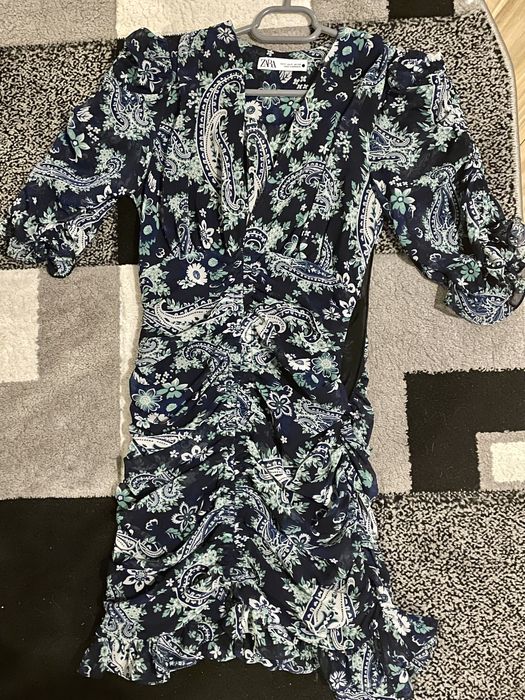 Vând hainute in stare buna