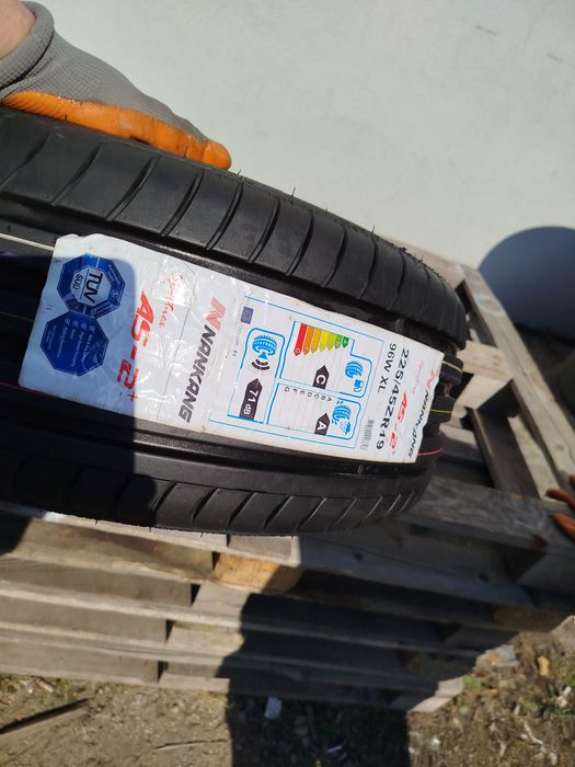 225/45/19 Нанканг ДОТ 2021 г - САМО 1 брой - Чисто Нова