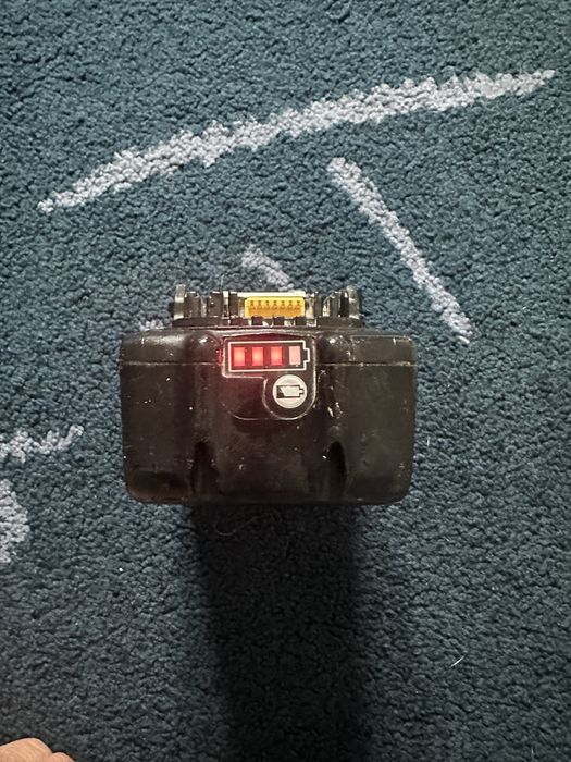 Baterie makita pret 180 lei