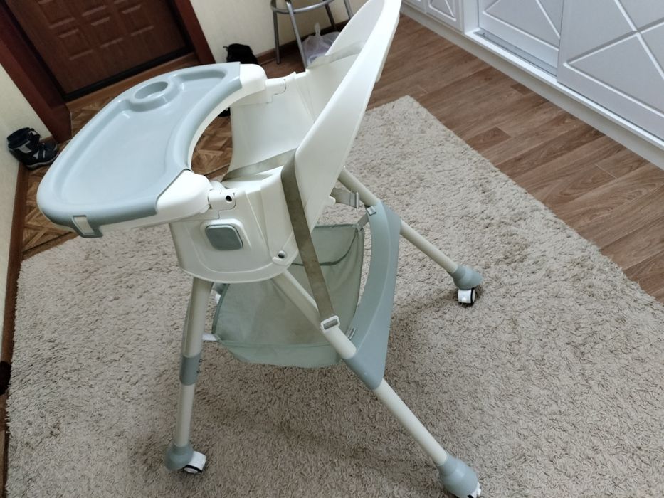 Детский столик для кормления