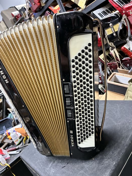 Acordeon Hohner Verdi 3 cu 120 de basi