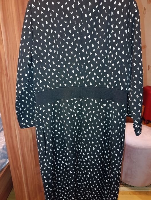 Платье женское продаю