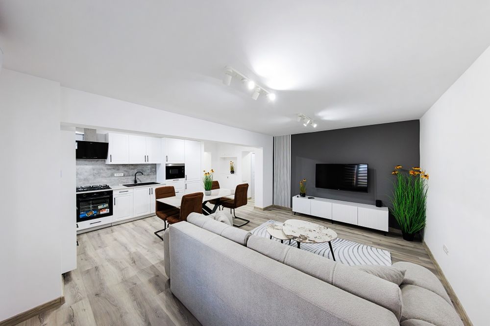 Citește tot - închiriez  Apartament 3 camere centru