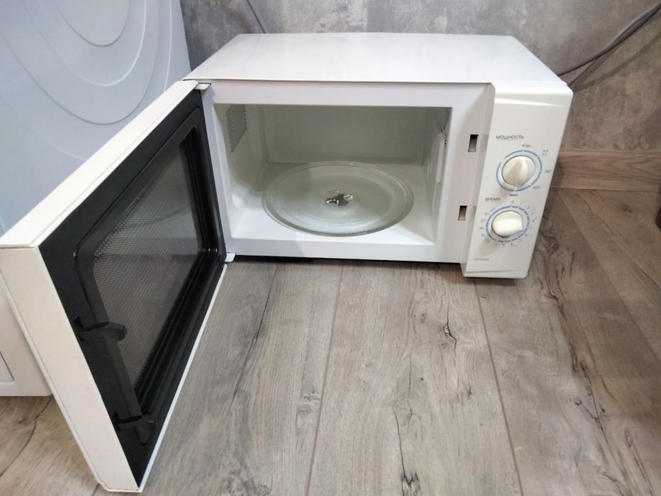 Продам микроволновку.