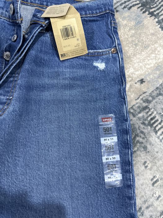Levi’s джинсы женские 501 размер 30*30 оригинал,новые не подошел разме