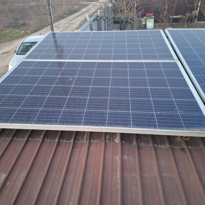 Vând sistem fotovoltaic cu invertor de 3.2kw