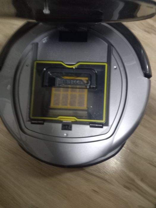 Robot aspirator inteligent