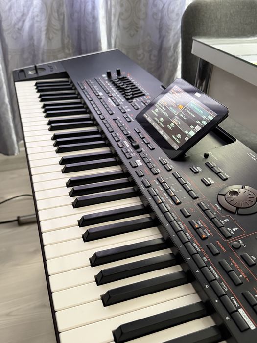 Vând Korg Pa4x..