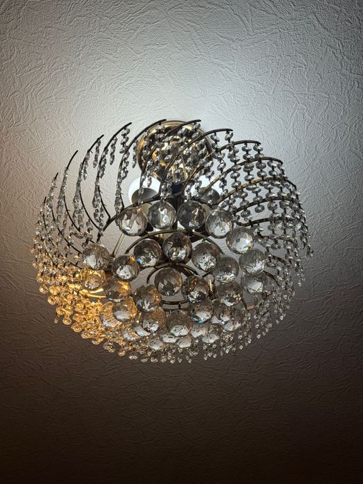 Люстры в хорошом состояний 3 штуки