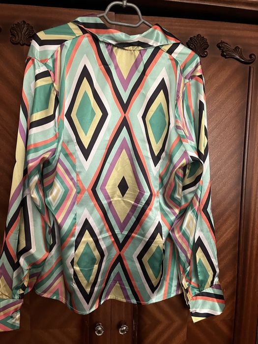 Дамска многоцветна риза в геометрични форми