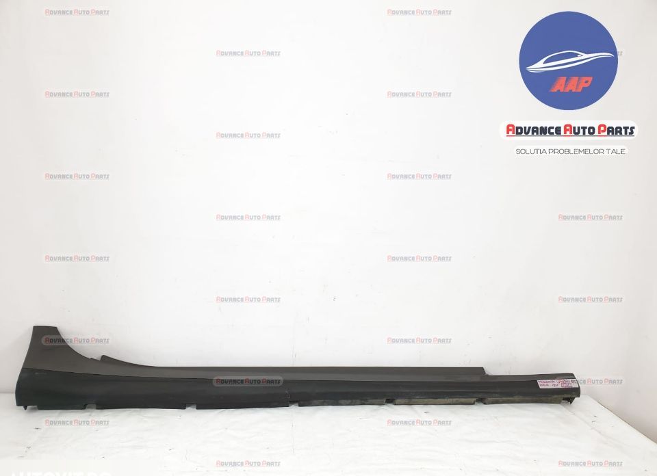 Масерати Гибли / Maserati Ghibli Седан Оригинален десен праг в добро с