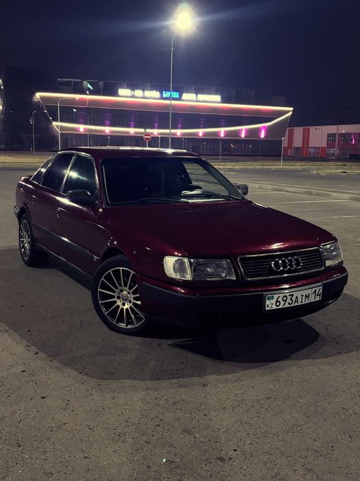 Продам машину ауди 100 с4