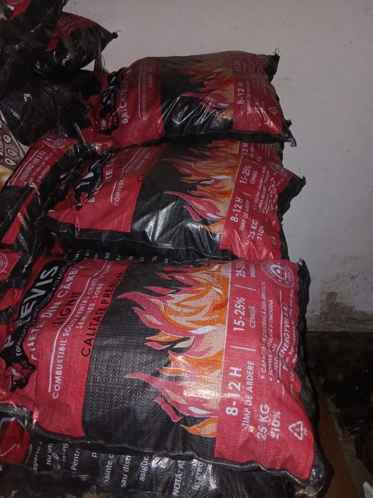 Vand brichete carbuni