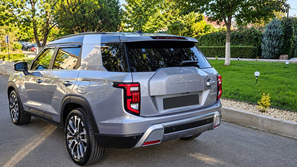 Ssangyong Torres (KGM), echipare Premium