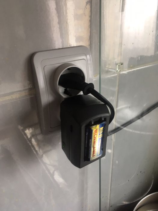 Vand 2 aparate foto KODAK STAR MOTOR,Incarcator,2 acumulatori si husa.