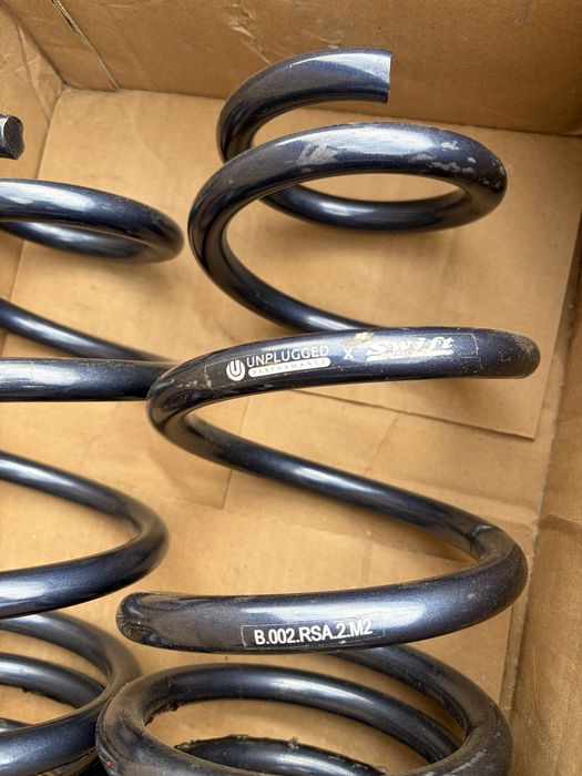 Dual rate пружини за Тесла Модел 3