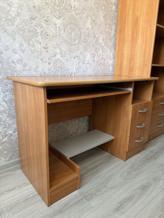 письменный стол деревянный