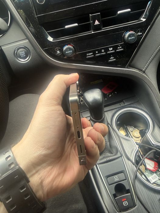 Продам Samsung S25 ULTRA