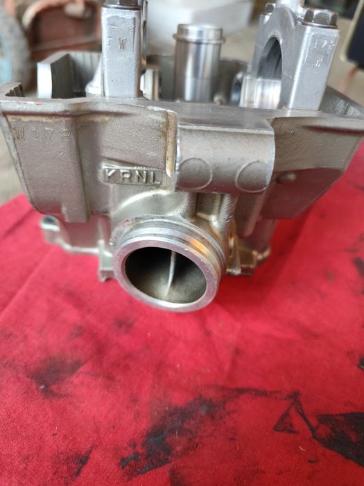 Vând chiulaosa honda crf 250r și piston