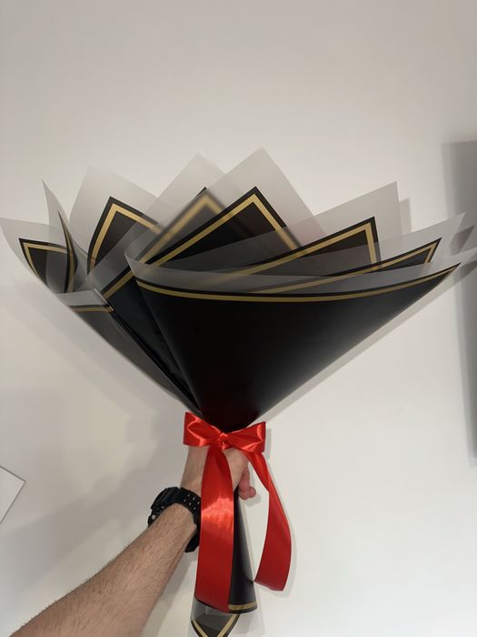 Buchet 101 trandafiri + diamante + coronita