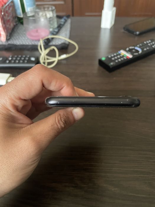 Телефон Iphone SE 2020