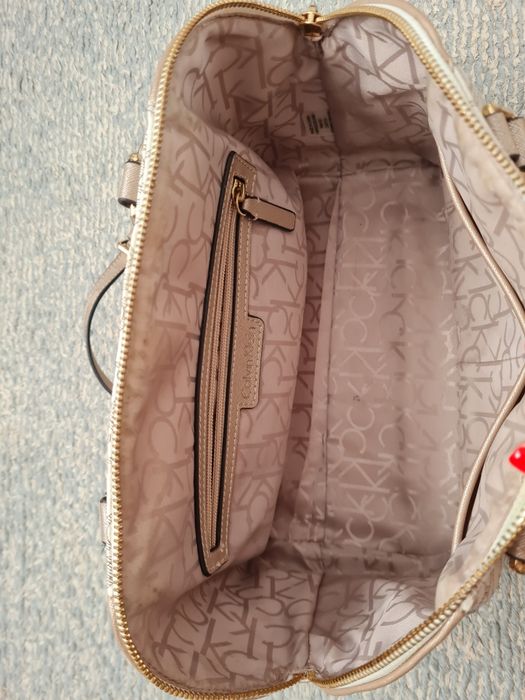 Vând geanta Calvin Klein originala