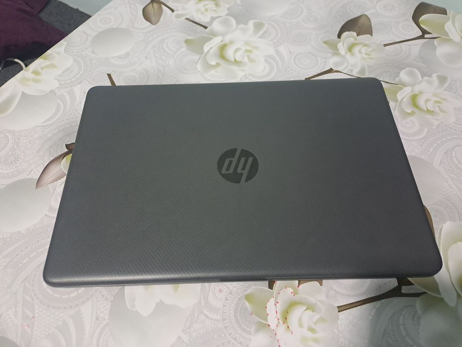 HP Intel(R) Celeron(R) Noutbook