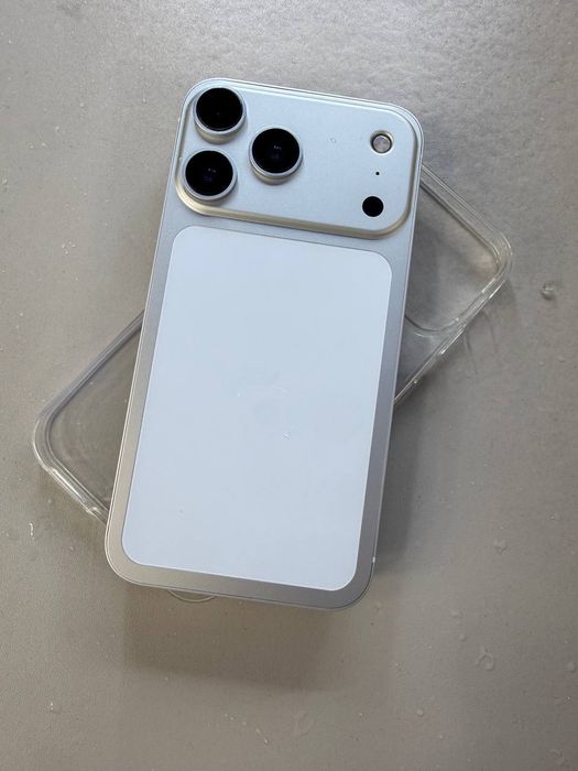 Iphone XR 17 pro max korpus taqilgani