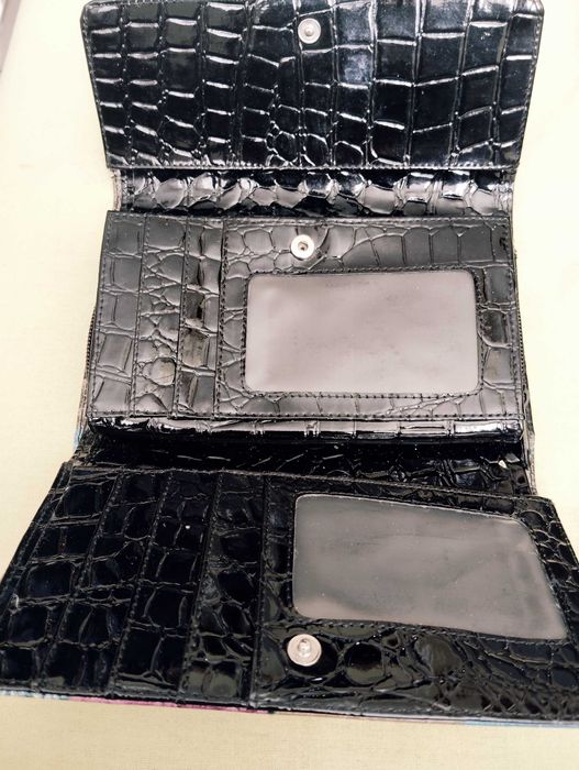 Голямо дамско  портмоне  артезания