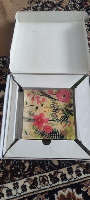 Продам набор тарелок