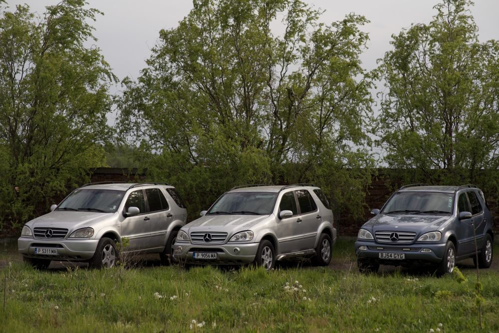 Dezmembrez Mercedes ML270CDI 400 500 430 bara fata spate motor cutie viteze transfer cardan mic ușa aripa capota scaun selector injector turbo vas spa